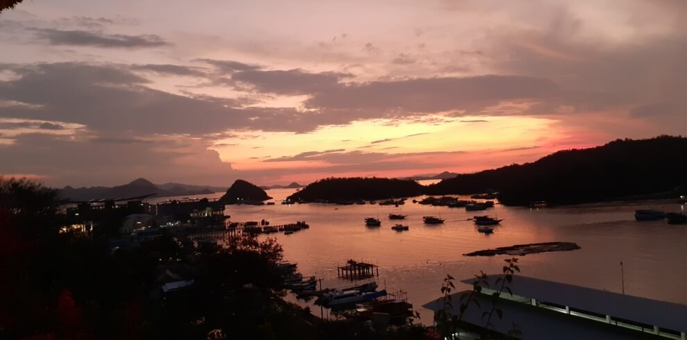 labuan bajo tour