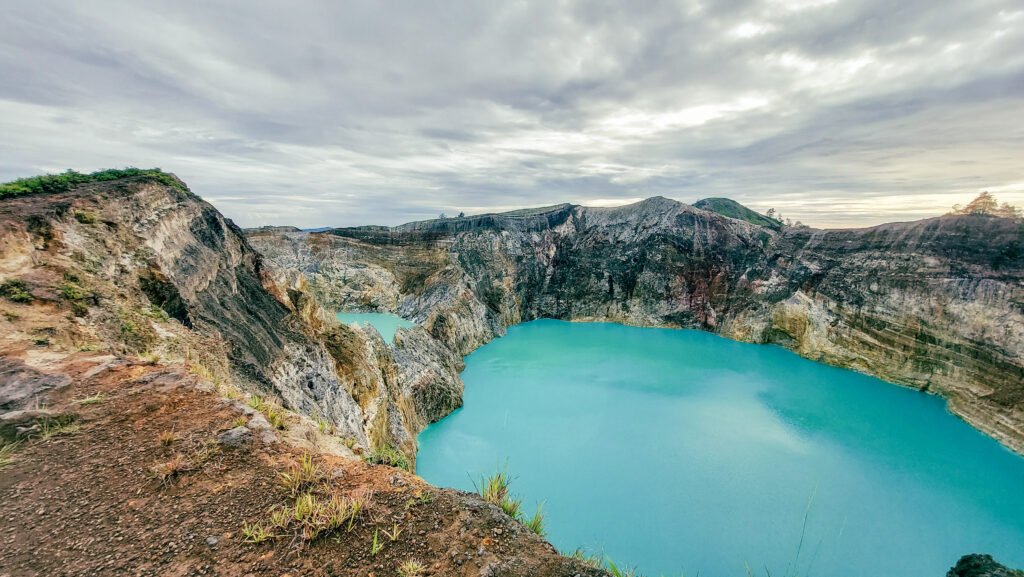 kelimutu lake tour